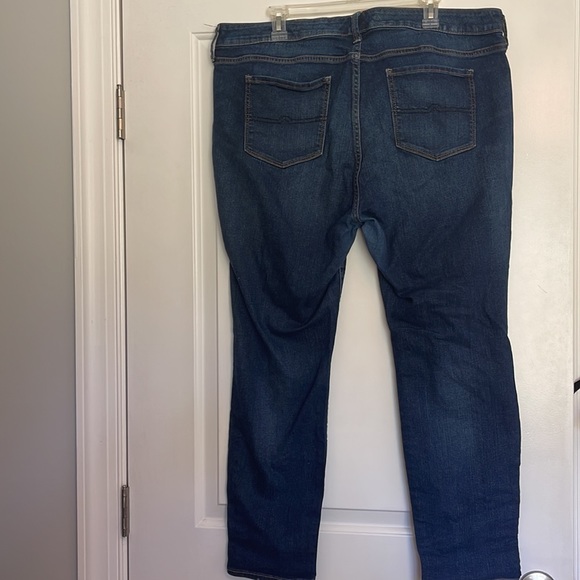 High Rise Ripped Jeans - Picture 5 of 5